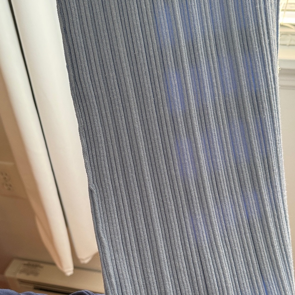 Blue Ribbed Sleeveless Top - Picture 3 of 4